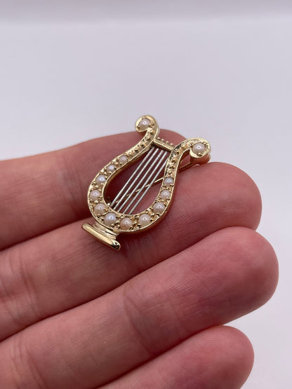 9ct gold pearl lyre brooch