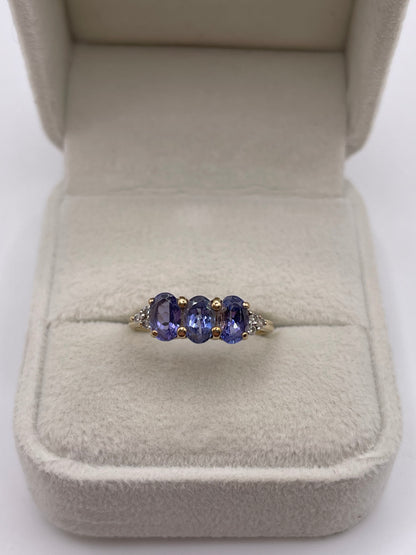 9ct gold tanzanite and diamond ring