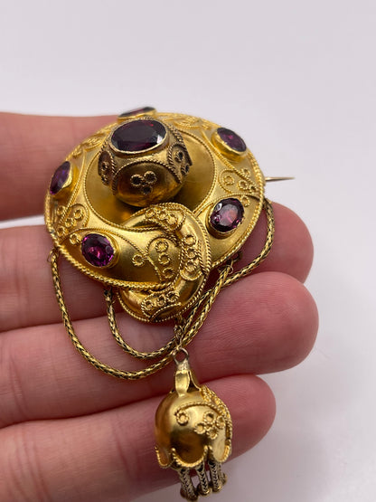 Antique 15ct gold garnet brooch