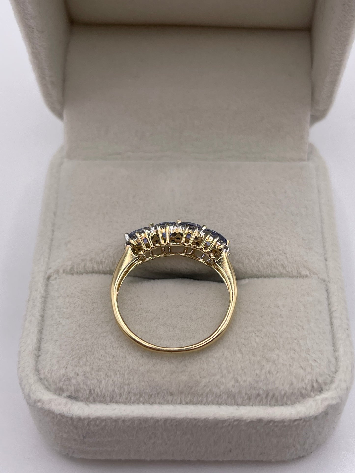 9ct gold tanzanite and diamond ring