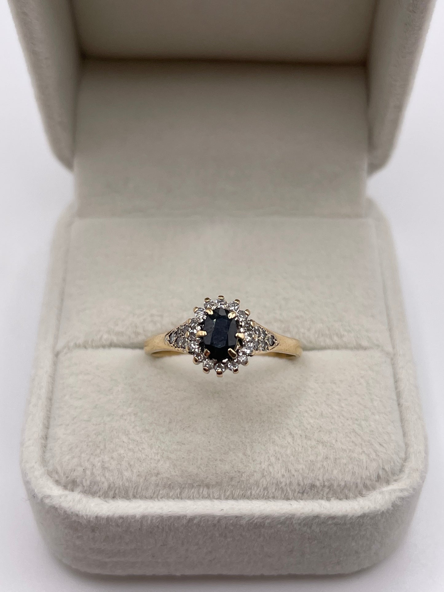 9ct gold sapphire and diamond ring