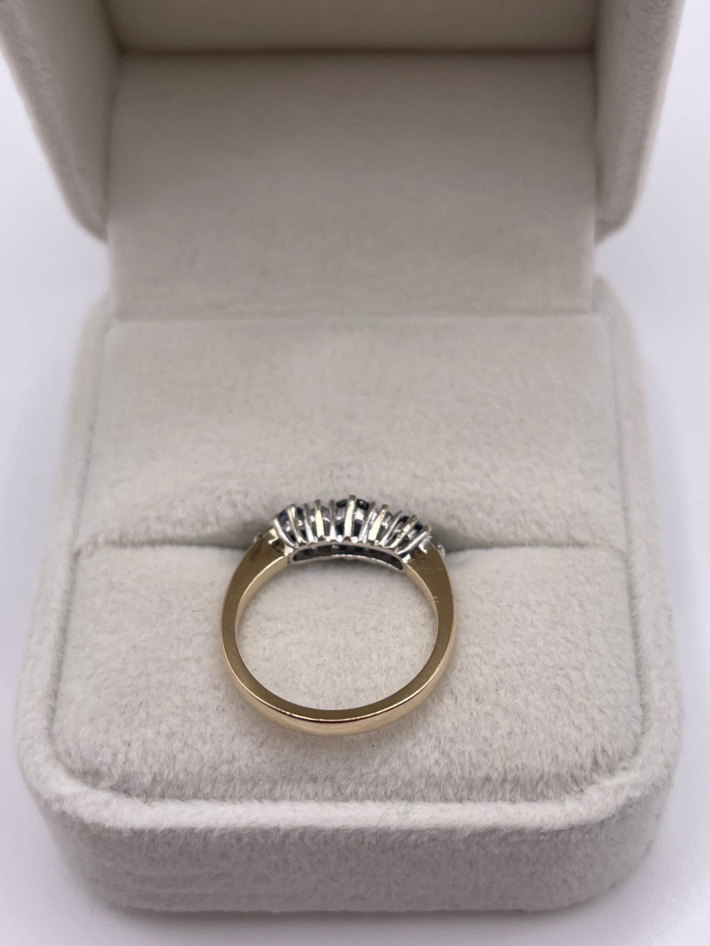 9ct gold sapphire and diamond ring