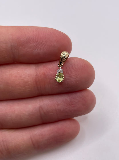 9ct gold quartz and zircon pendant