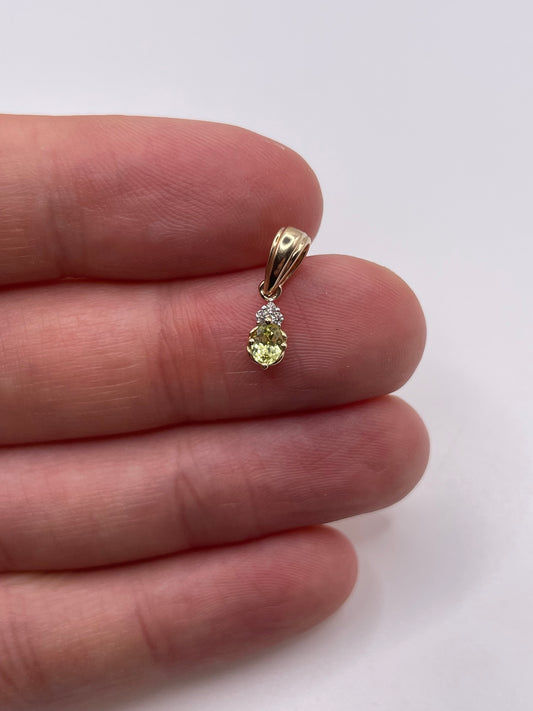 9ct gold quartz and zircon pendant