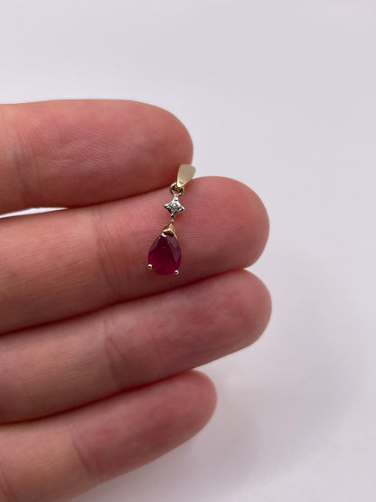 9ct gold ruby and diamond pendant