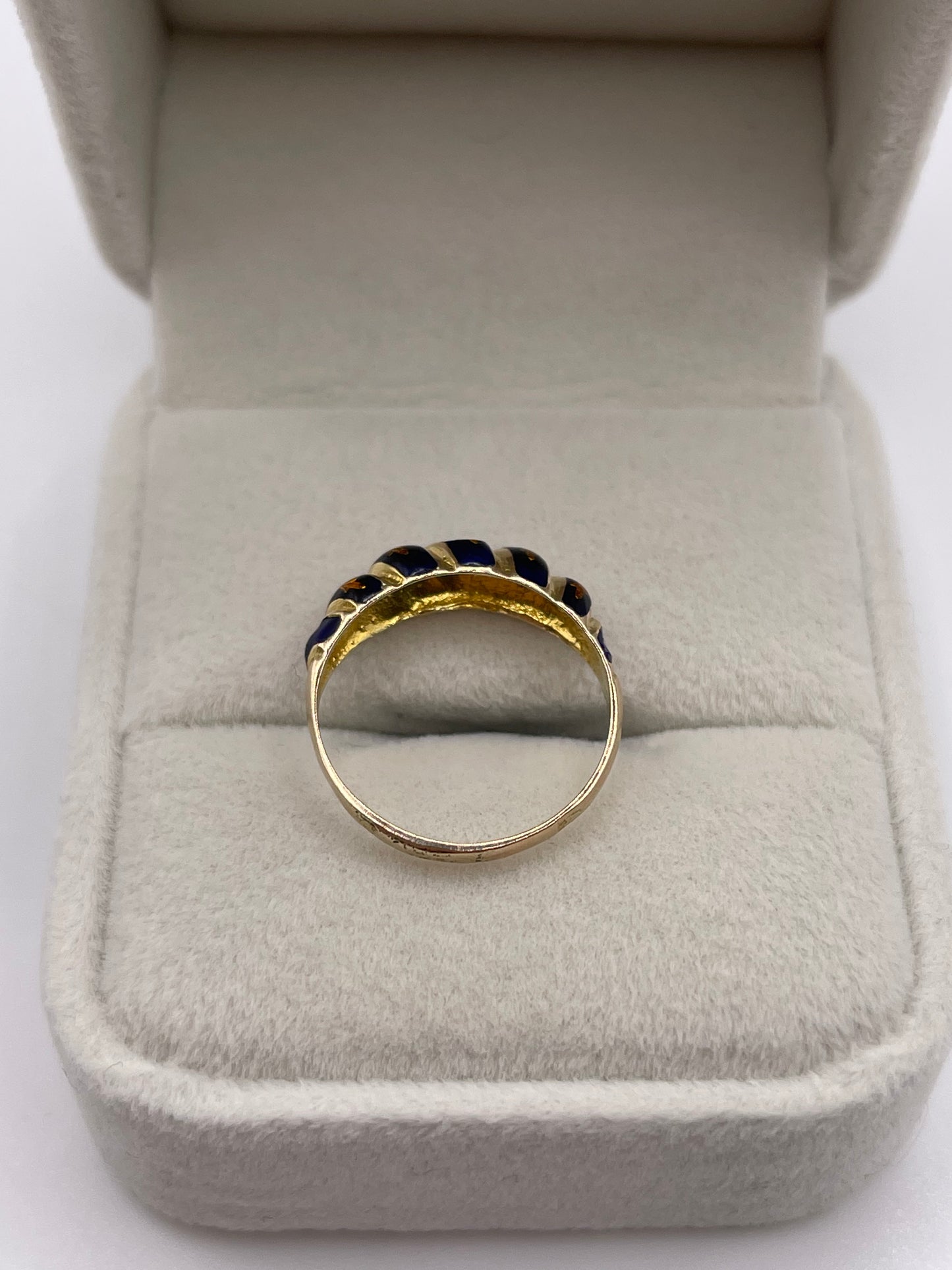 18ct gold enamel ring