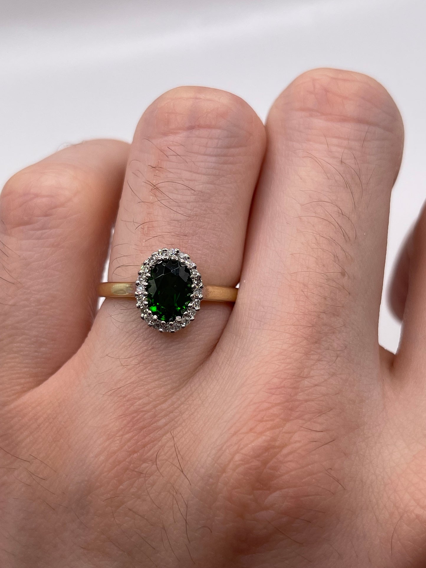9ct gold diopside and diamond ring