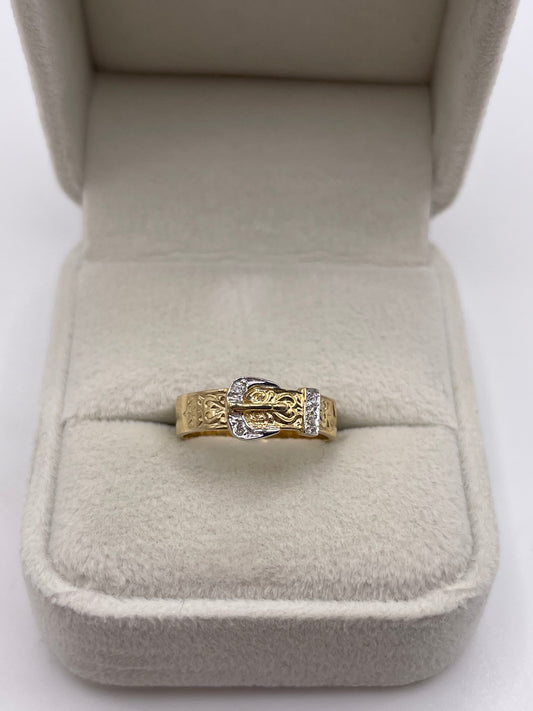 9ct gold cz buckle ring