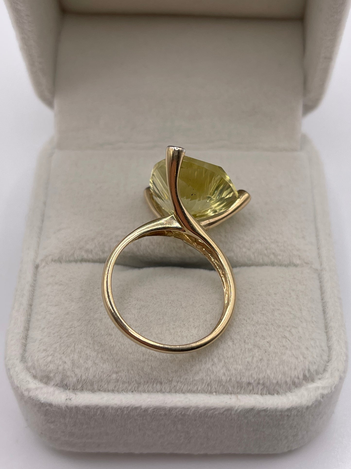 9ct gold quartz and diamond ring
