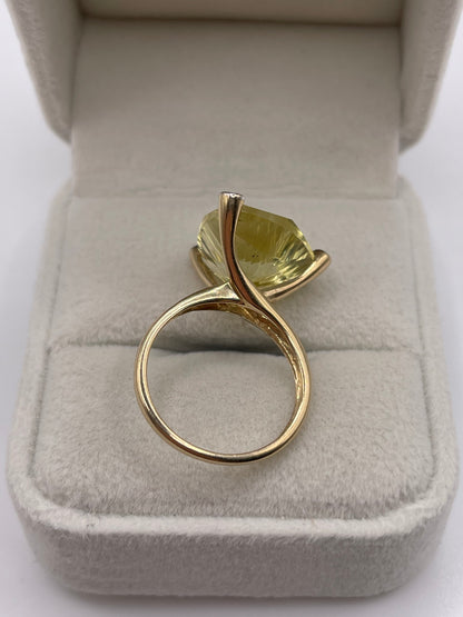 9ct gold quartz and diamond ring