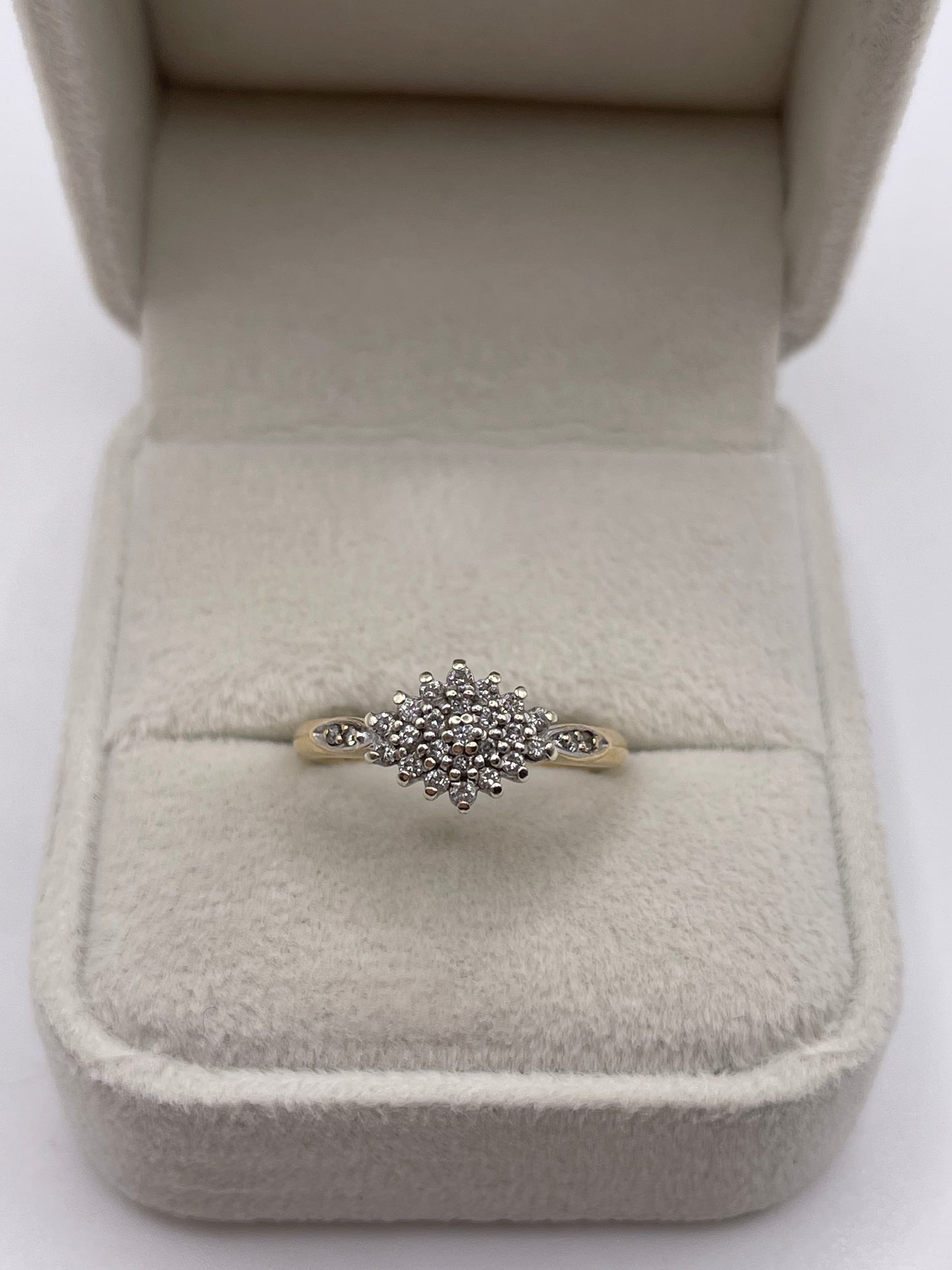 9ct gold diamond cluster ring