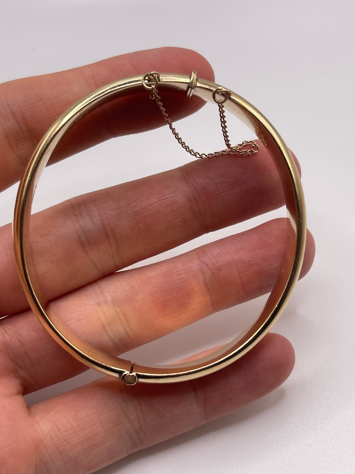 9ct gold bangle