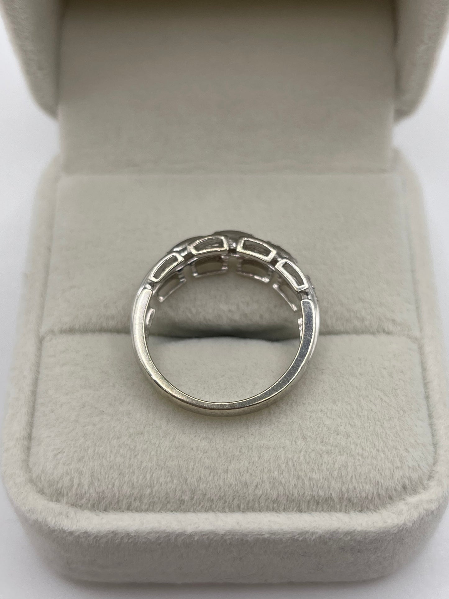 9ct white gold diamond ring