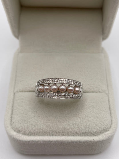 9ct white gold pearl and diamond ring