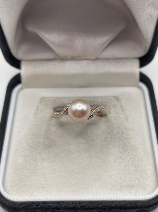 9ct rose gold pearl and diamond ring