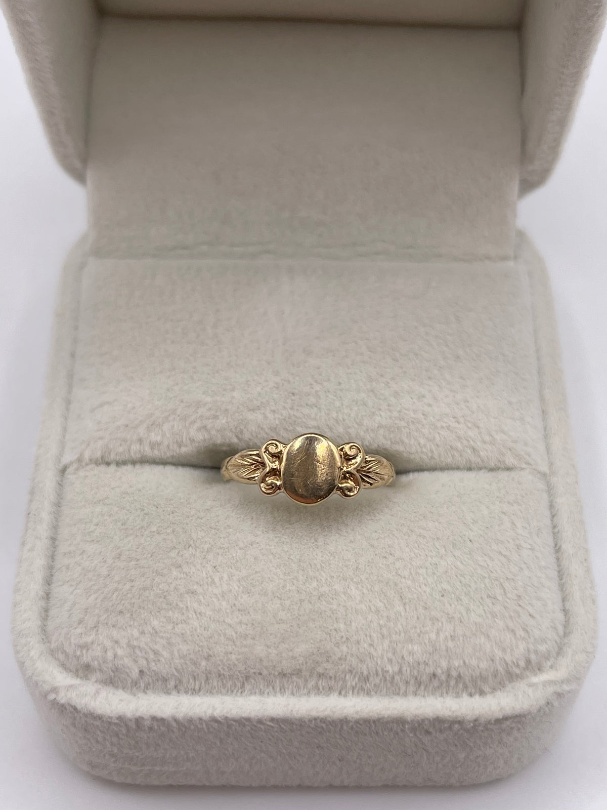 9ct gold signet ring