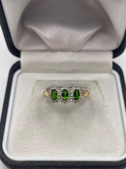 9ct gold diopside and diamond ring