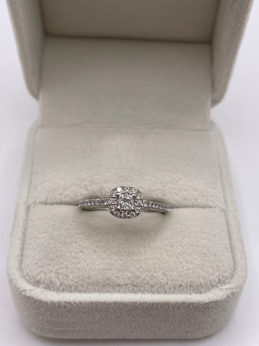 18ct white gold diamond cluster ring