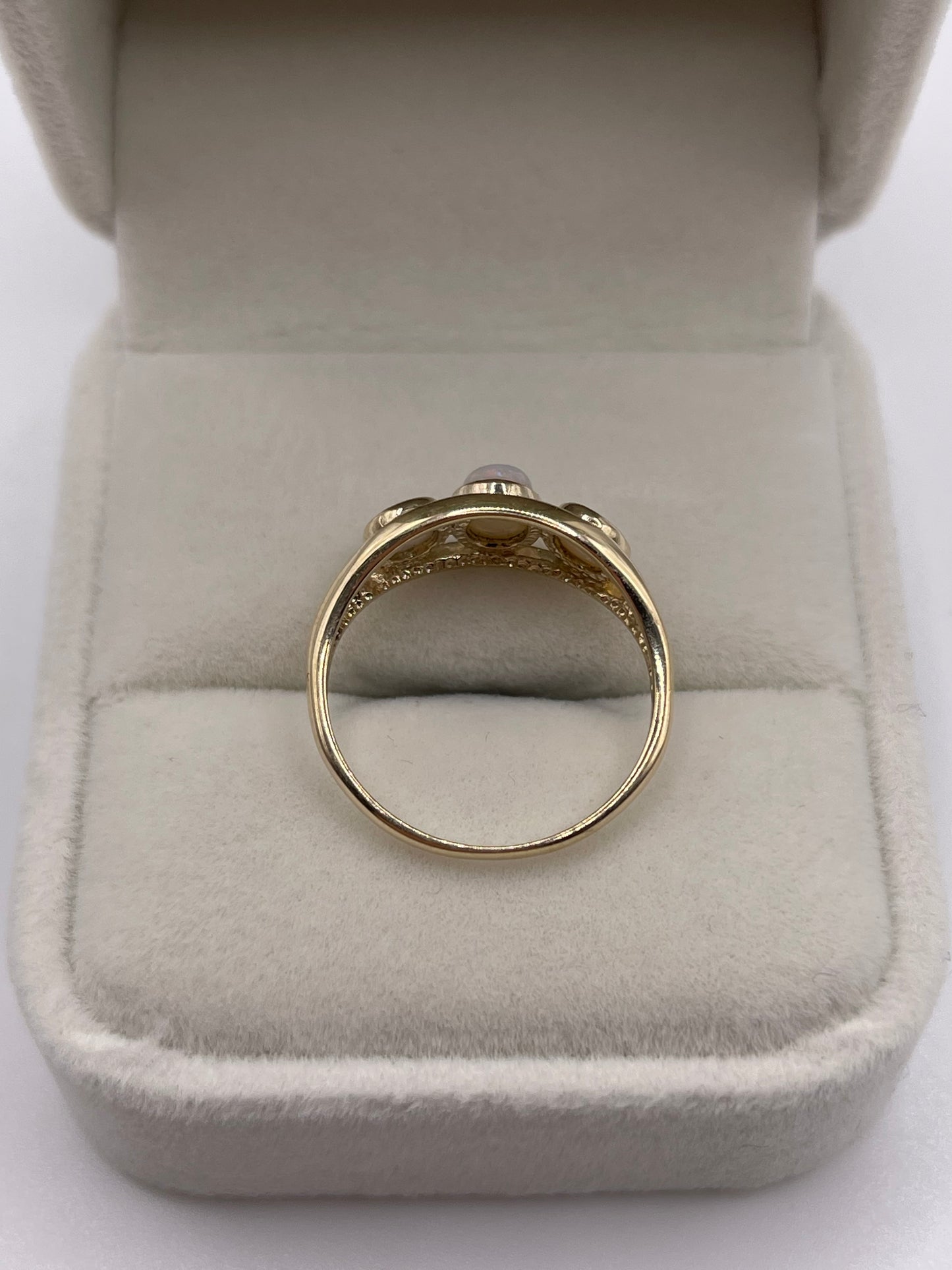 9ct gold opal ring