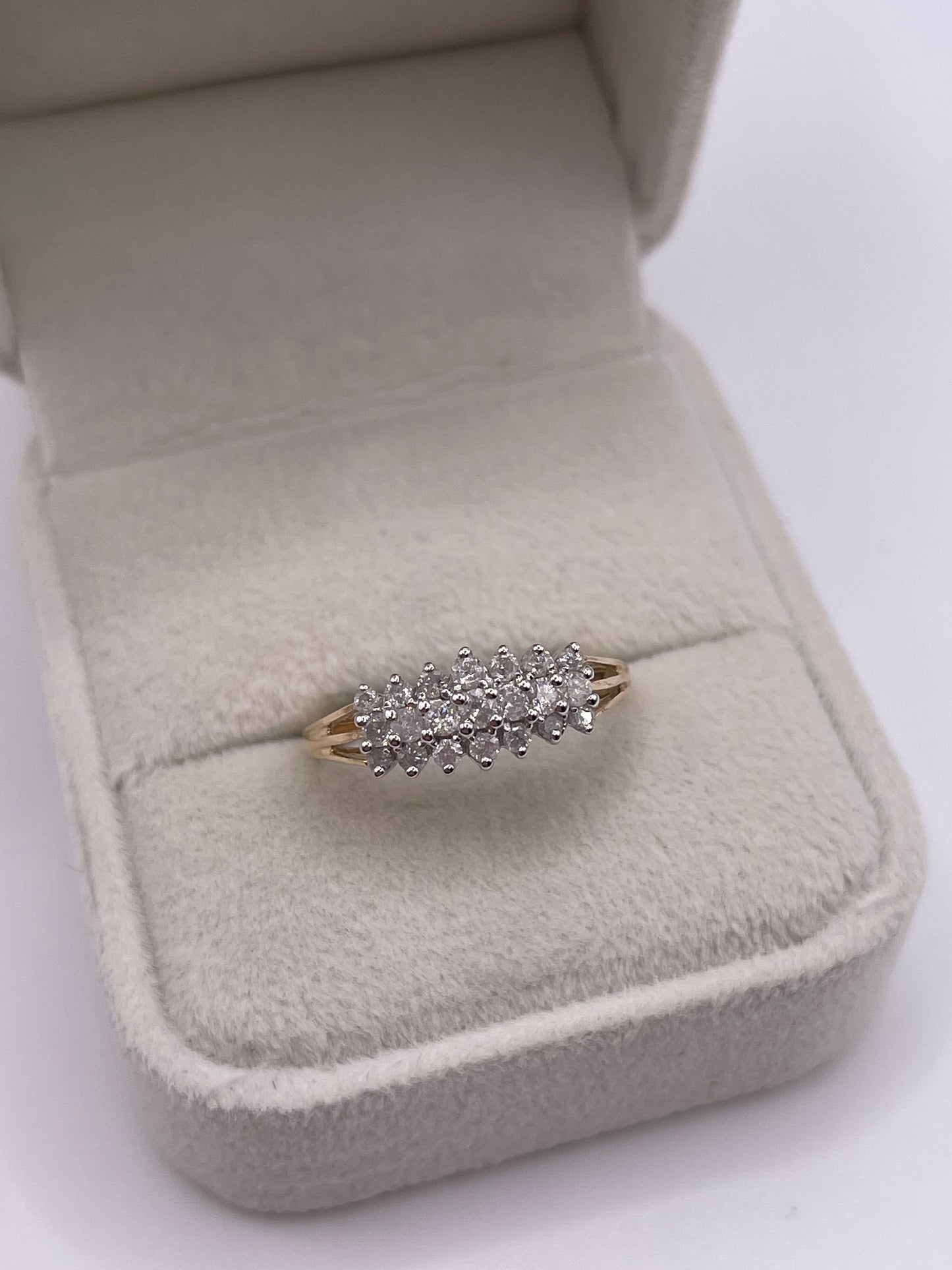 9ct gold diamond cluster ring