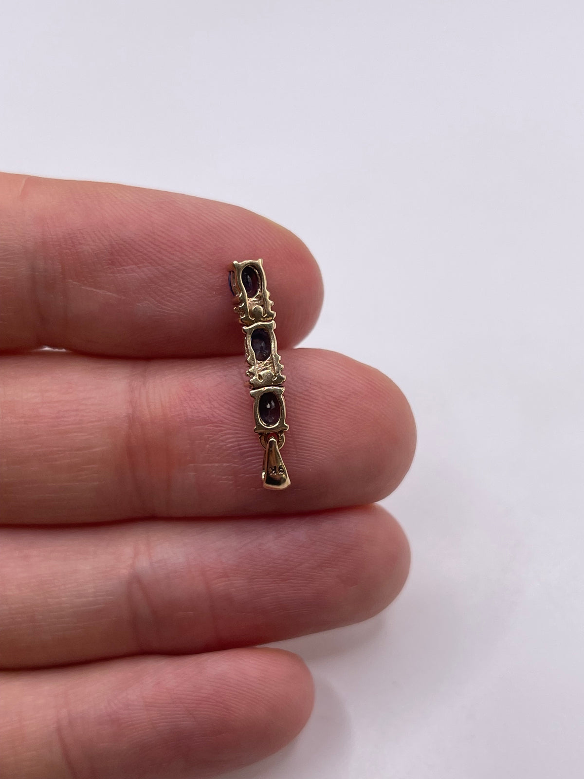 9ct gold sapphire and diamond pendant
