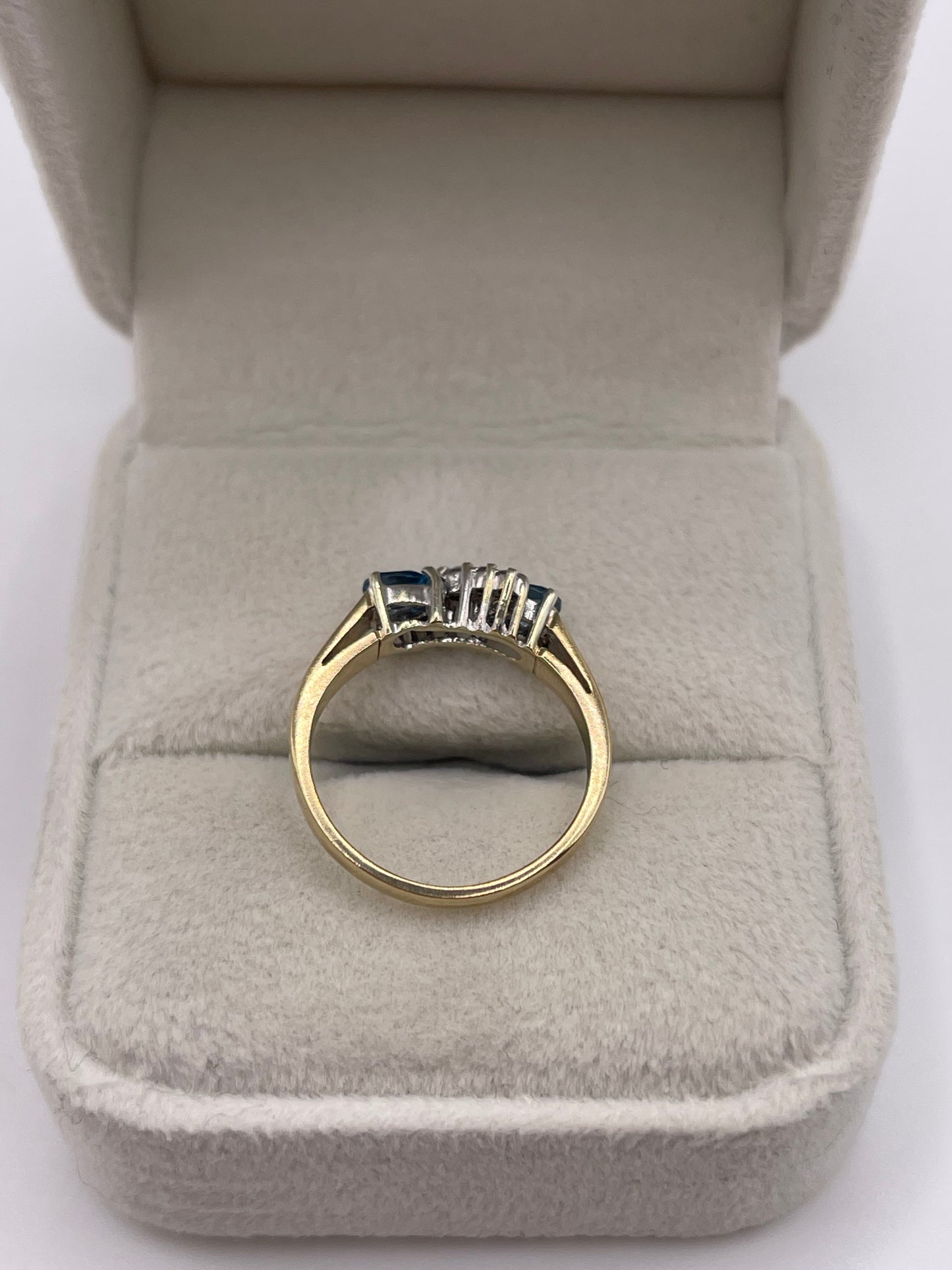 9ct gold topaz and diamond ring