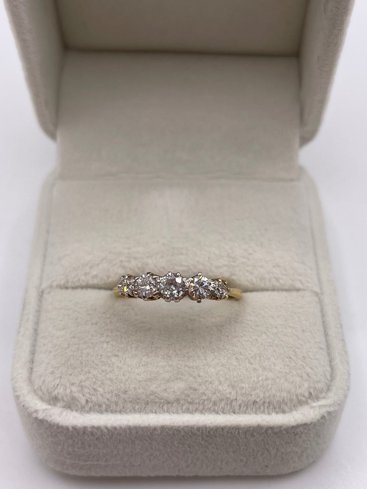 18ct gold diamond ring