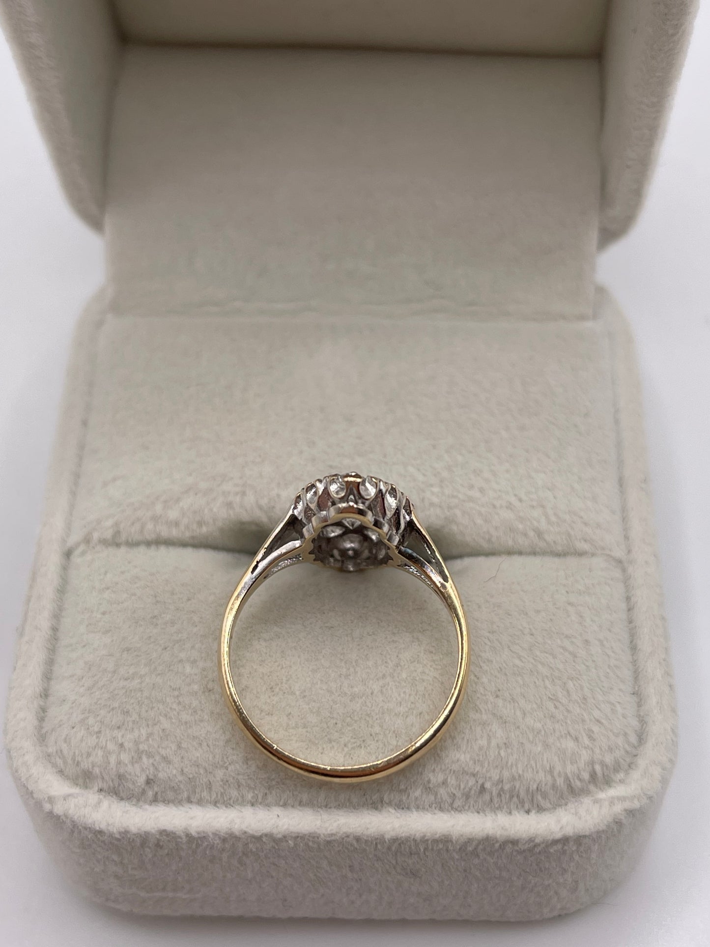 9ct gold cz navette ring