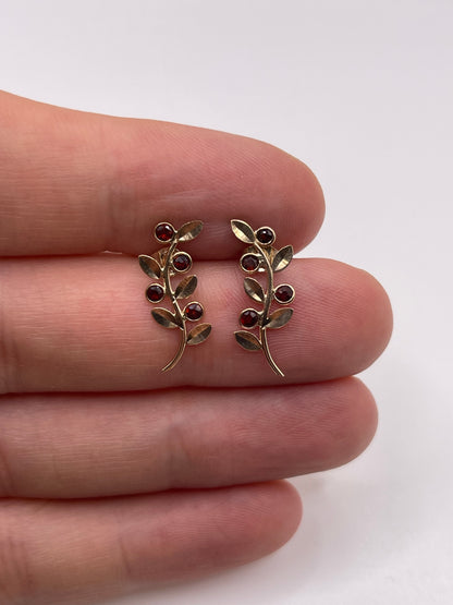 9ct gold garnet earrings
