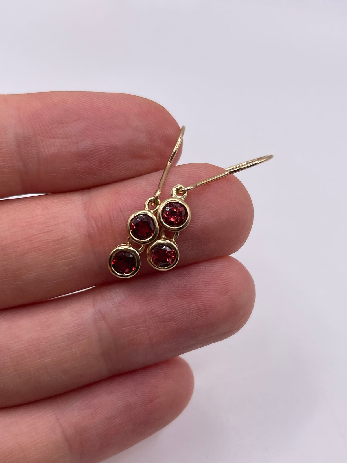 9ct gold garnet earrings