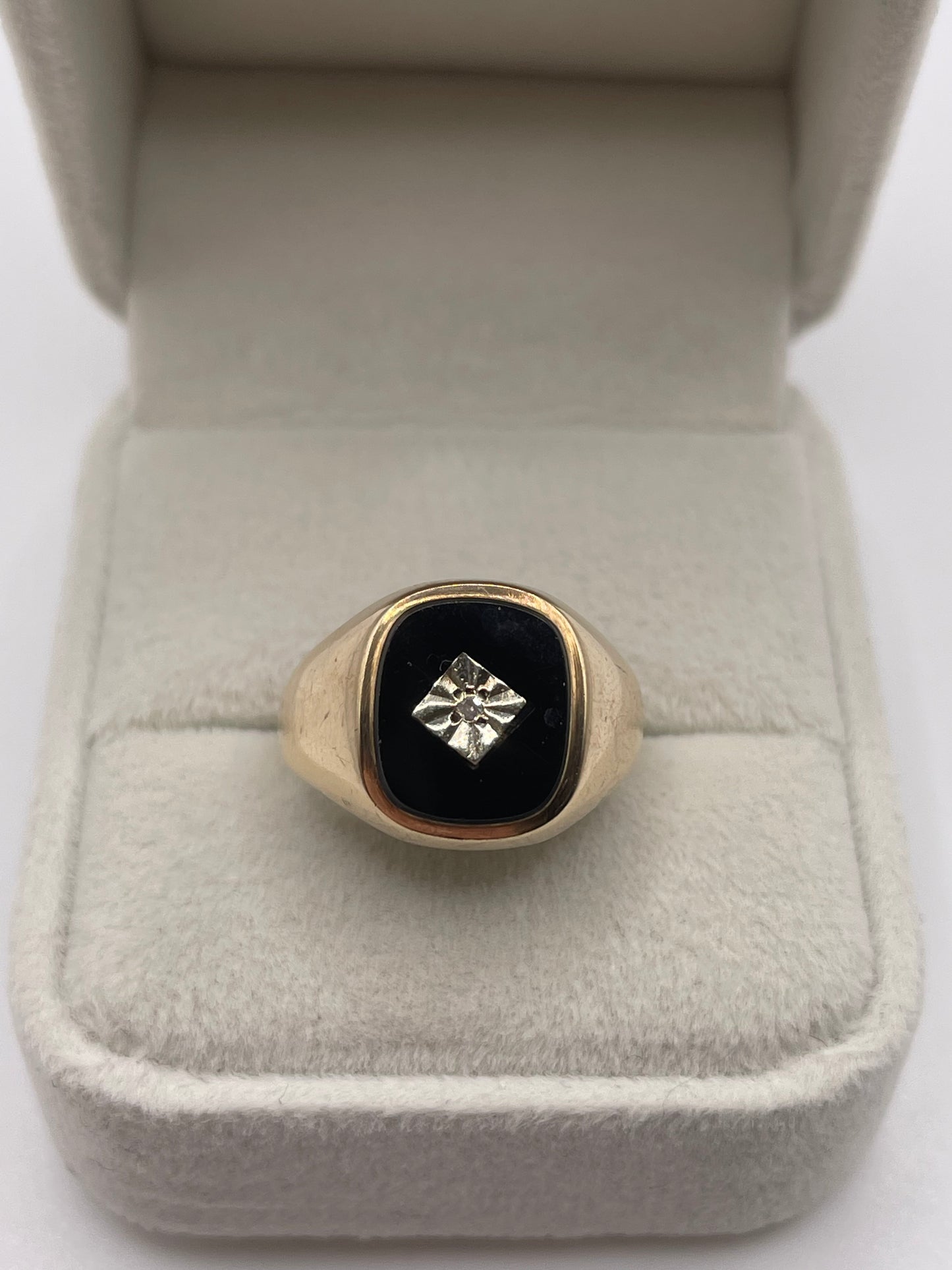 9ct gold onyx and diamond signet ring