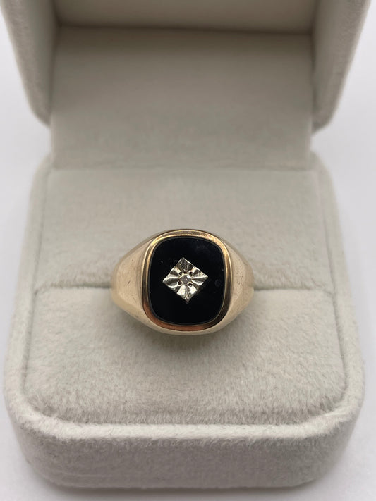 9ct gold onyx and diamond signet ring