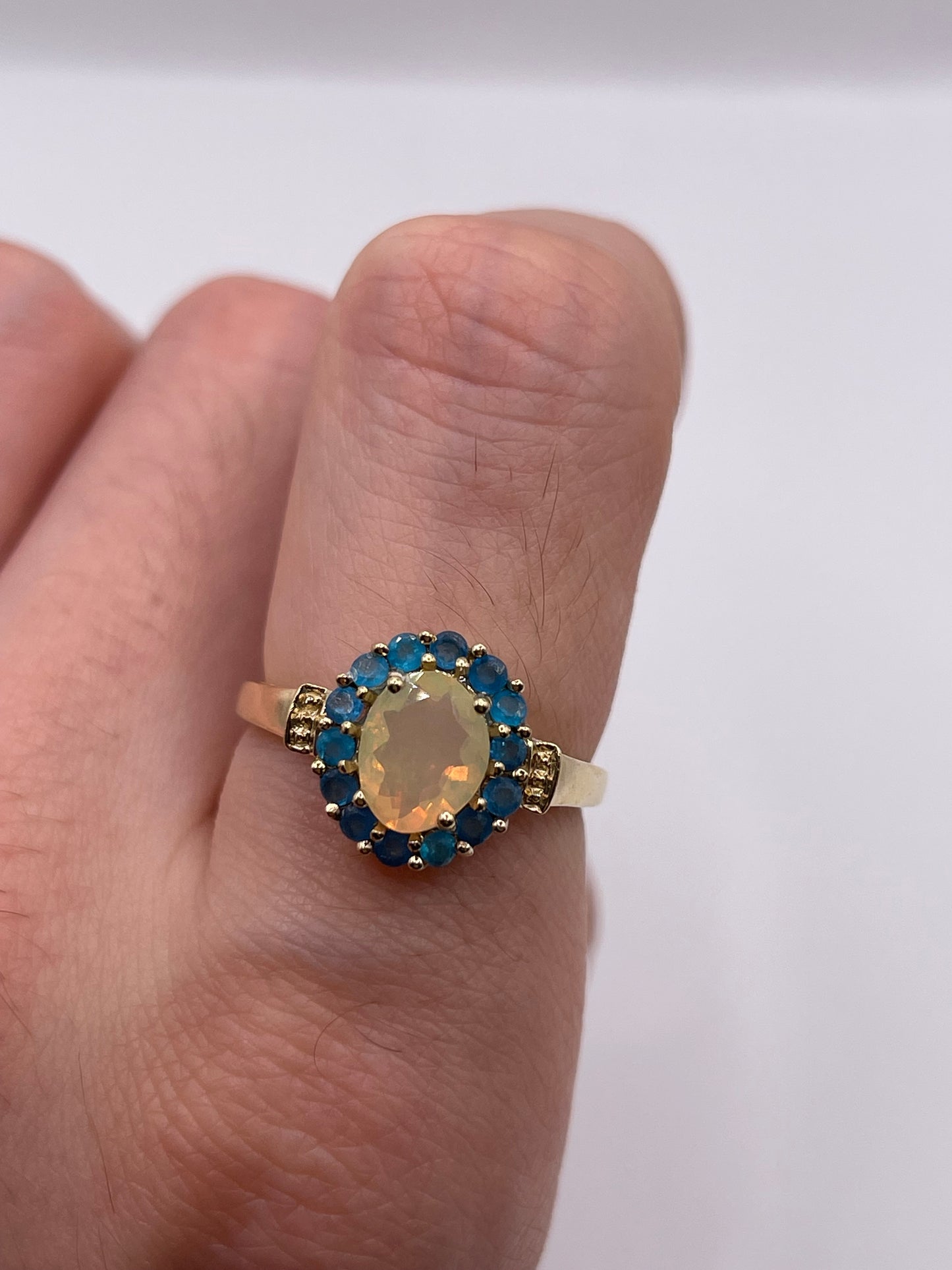 9ct gold opal and apatite ring