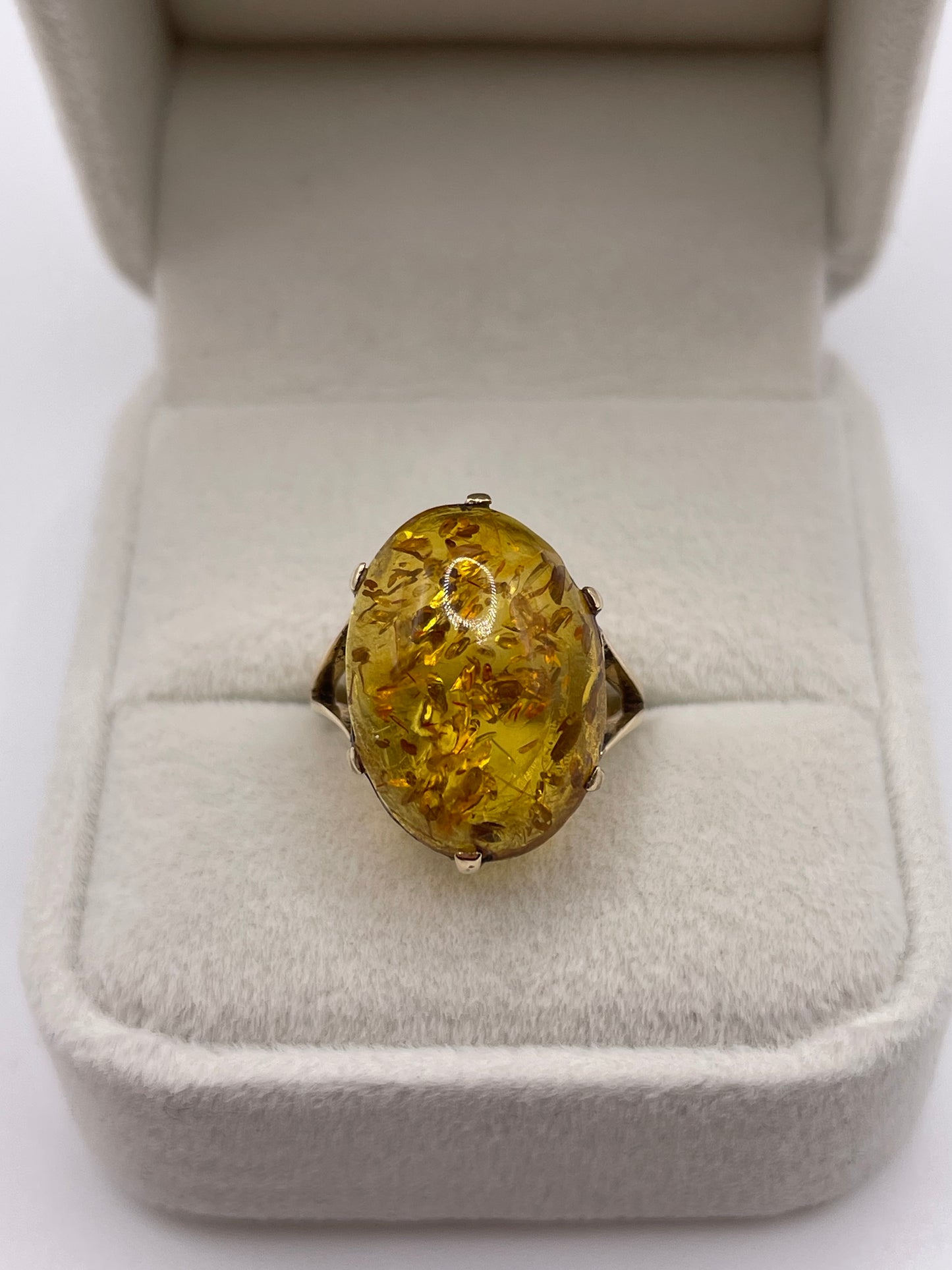9ct gold amber ring