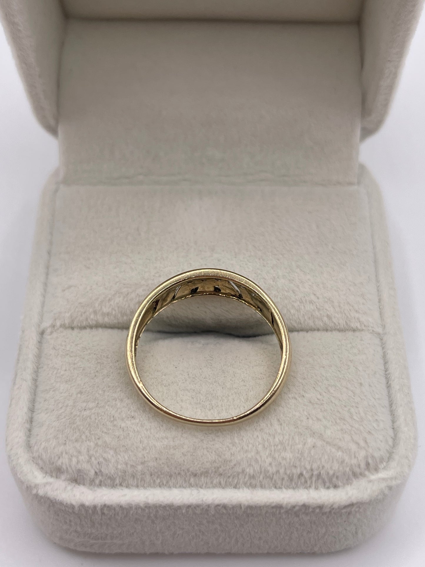 9ct gold diamond ring