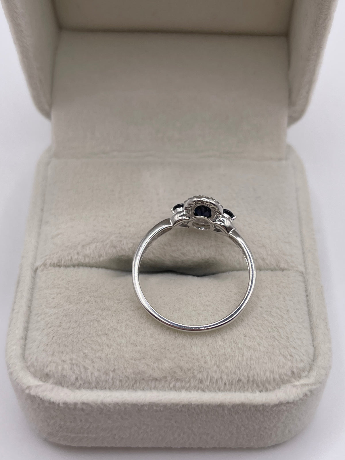 9ct white gold sapphire and diamond ring