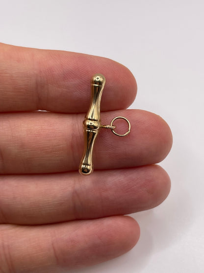 9ct gold t bar pendant