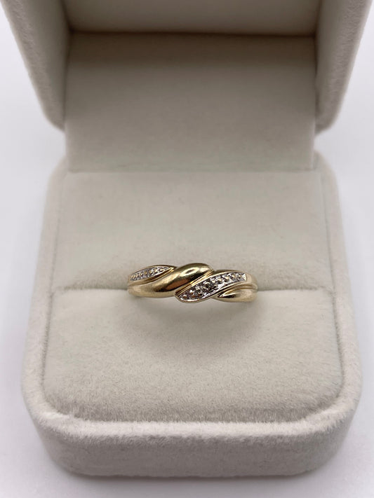9ct gold diamond ring