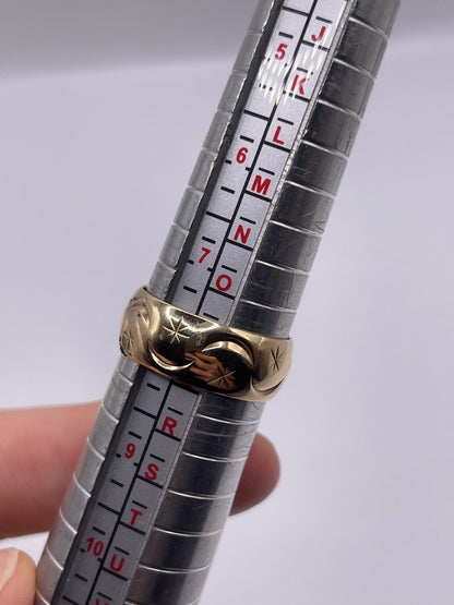 9ct gold patterned band