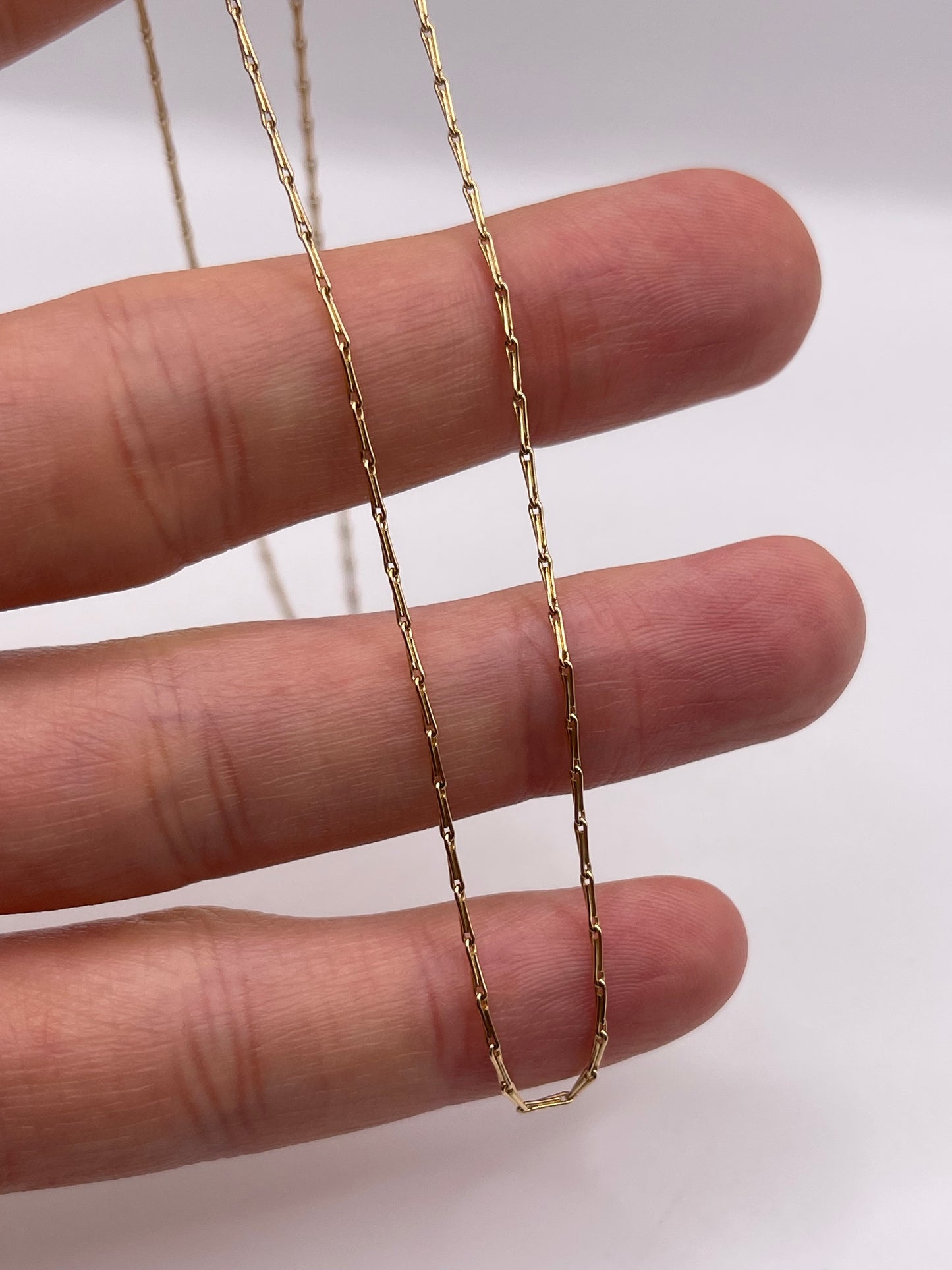 9ct gold chain 523