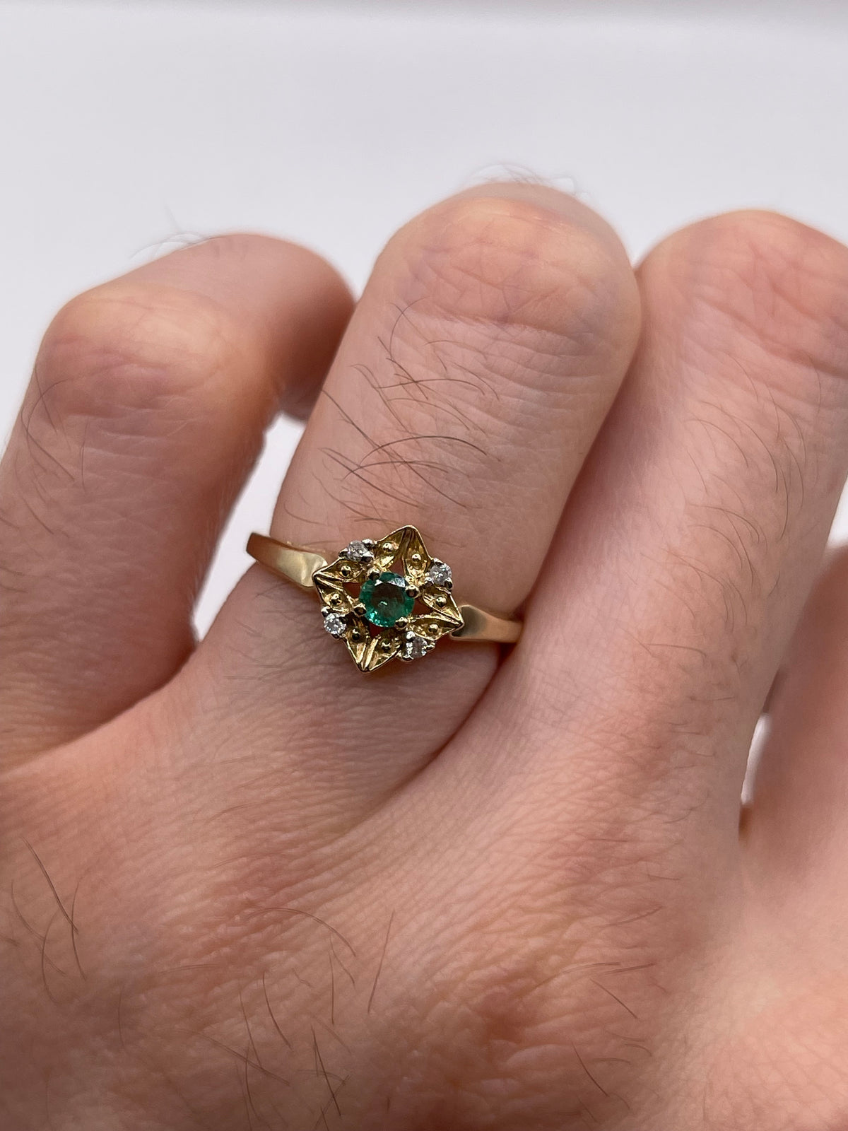 9ct gold emerald and diamond ring