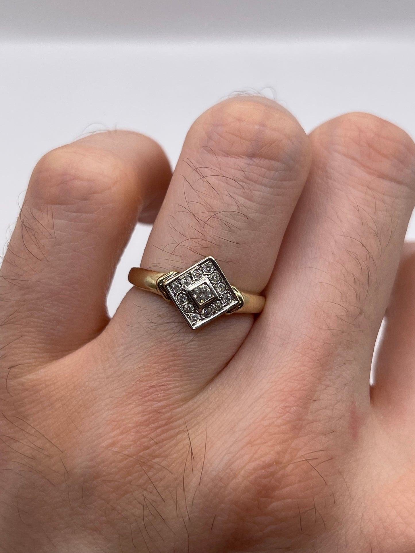 9ct gold diamond cluster ring