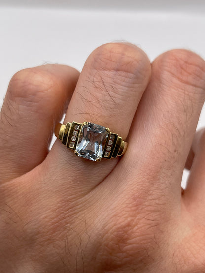 9ct gold aquamarine and diamond ring