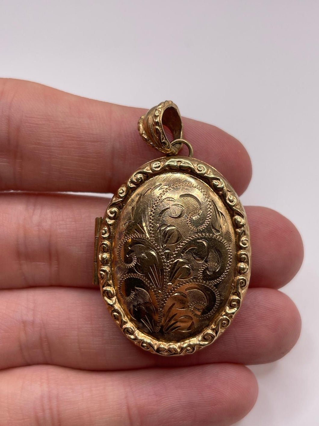 9ct gold locket