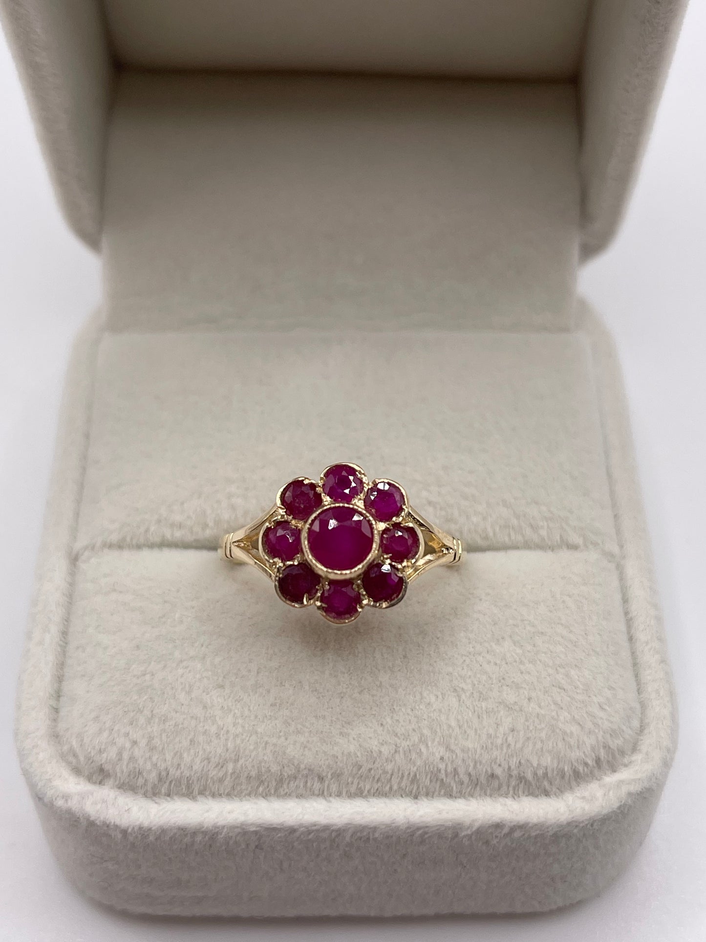 9ct gold ruby cluster ring