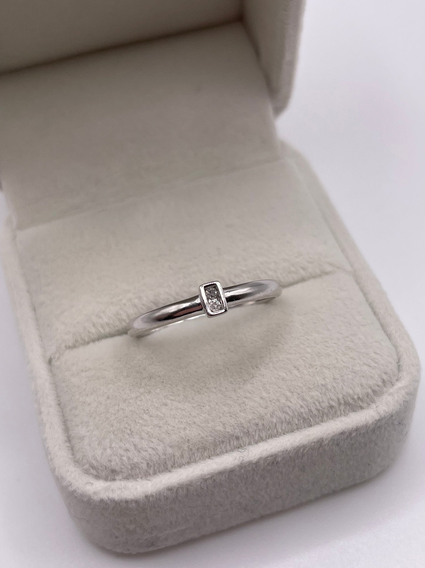 9ct white gold diamond ring
