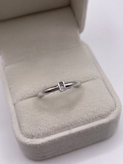 9ct white gold diamond ring