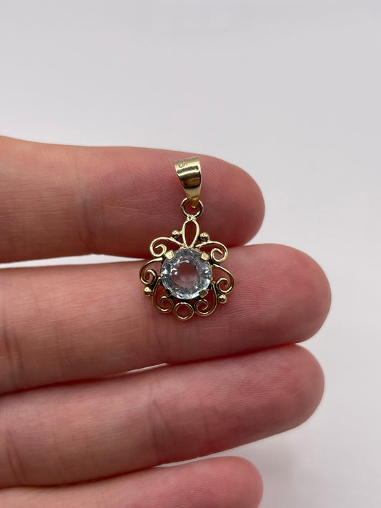 9ct gold aquamarine pendant