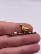 Load image into Gallery viewer, Antique 9ct gold pearl brooch
