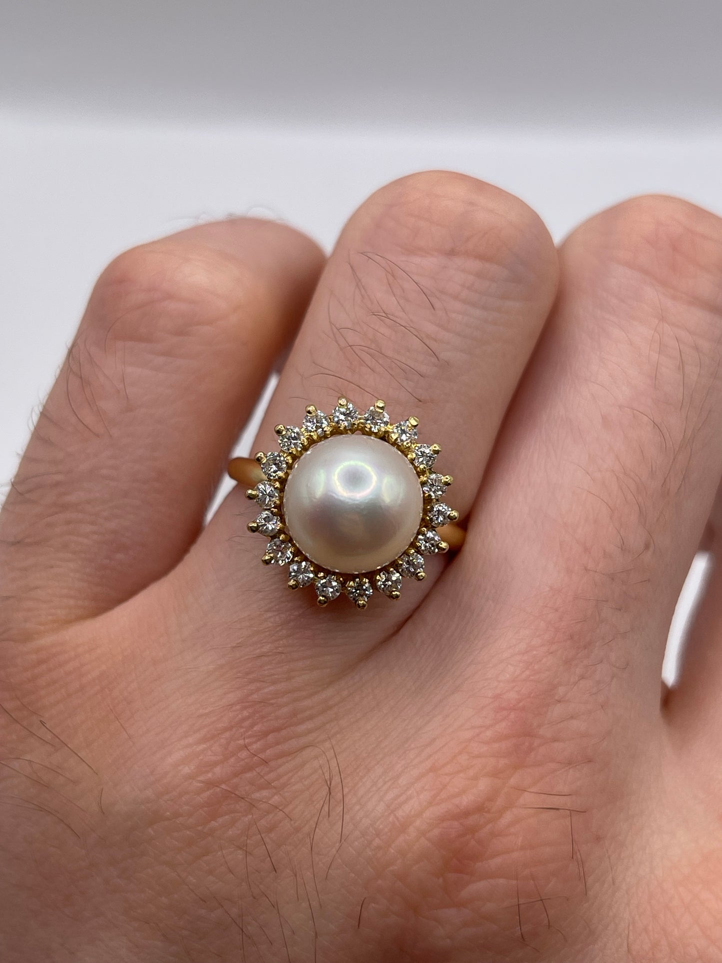 18ct gold pearl and diamond ring
